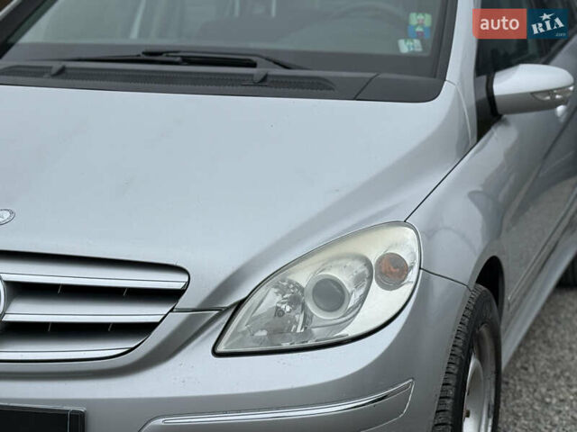 Сірий Мерседес Б-клас, об'ємом двигуна 2 л та пробігом 253 тис. км за 6900 $, фото 3 на Automoto.ua