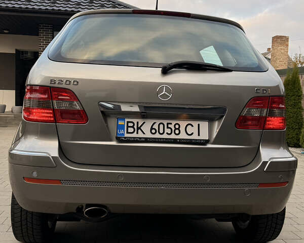 Серый Мерседес Б-класс, объемом двигателя 1.99 л и пробегом 288 тыс. км за 7000 $, фото 39 на Automoto.ua