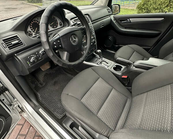 Серый Мерседес Б-класс, объемом двигателя 1.7 л и пробегом 237 тыс. км за 6600 $, фото 12 на Automoto.ua