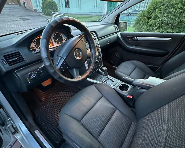 Серый Мерседес Б-класс, объемом двигателя 1.7 л и пробегом 237 тыс. км за 6999 $, фото 17 на Automoto.ua