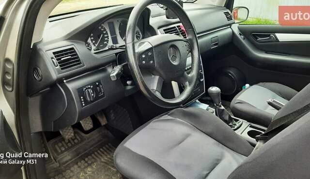 Серый Мерседес Б-класс, объемом двигателя 1.99 л и пробегом 281 тыс. км за 6600 $, фото 3 на Automoto.ua