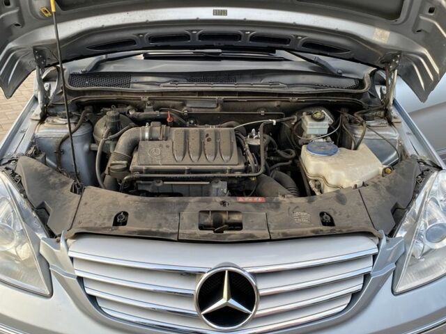 Серый Мерседес Б-класс, объемом двигателя 2 л и пробегом 213 тыс. км за 7250 $, фото 6 на Automoto.ua