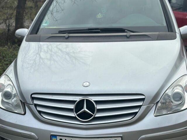 Сірий Мерседес Б-клас, об'ємом двигуна 2 л та пробігом 300 тис. км за 5500 $, фото 1 на Automoto.ua