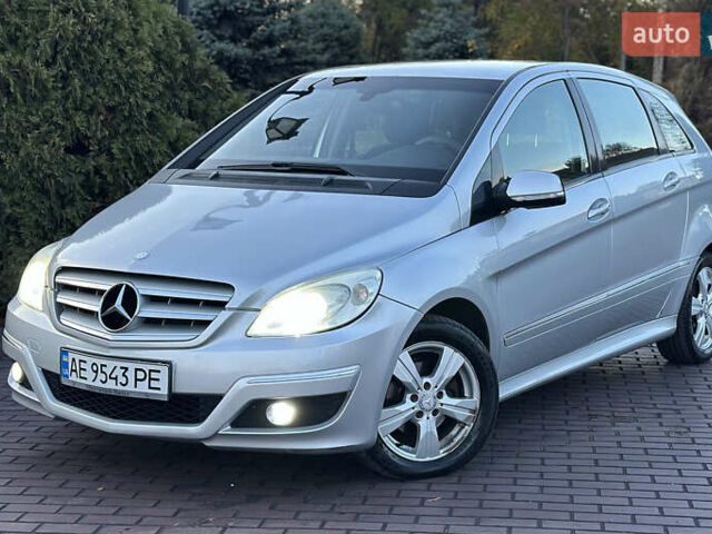 Серый Мерседес Б-класс, объемом двигателя 1.7 л и пробегом 237 тыс. км за 6999 $, фото 2 на Automoto.ua