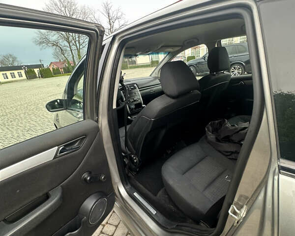 Сірий Мерседес Б-клас, об'ємом двигуна 1.99 л та пробігом 265 тис. км за 5700 $, фото 16 на Automoto.ua