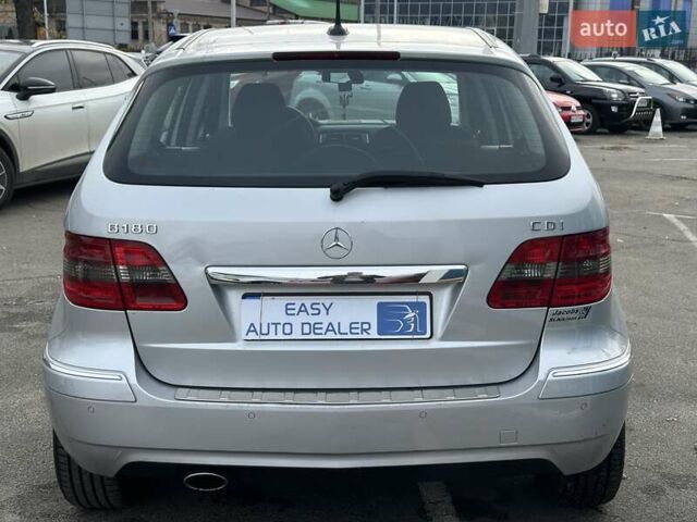 Серый Мерседес Б-класс, объемом двигателя 1.99 л и пробегом 270 тыс. км за 5990 $, фото 4 на Automoto.ua