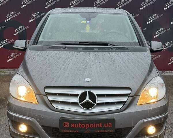 Серый Мерседес Б-класс, объемом двигателя 2 л и пробегом 211 тыс. км за 8500 $, фото 1 на Automoto.ua