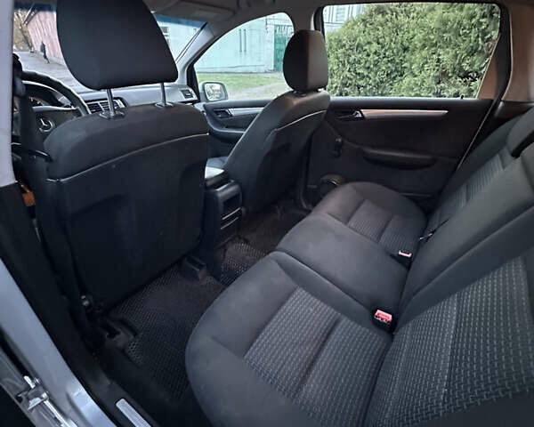 Серый Мерседес Б-класс, объемом двигателя 1.7 л и пробегом 237 тыс. км за 6999 $, фото 18 на Automoto.ua