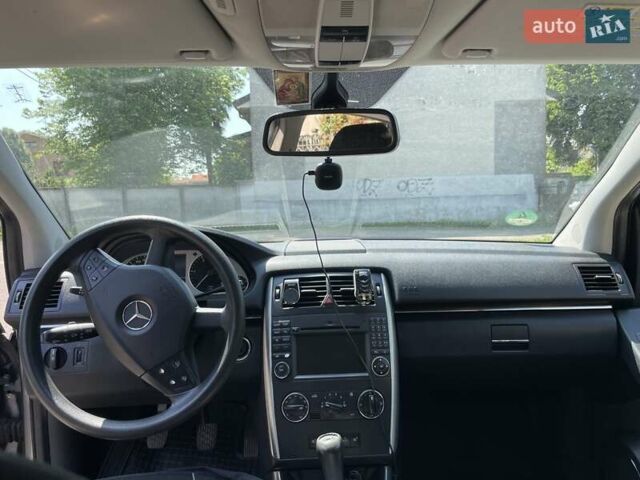 Серый Мерседес Б-класс, объемом двигателя 1.9 л и пробегом 240 тыс. км за 5800 $, фото 6 на Automoto.ua