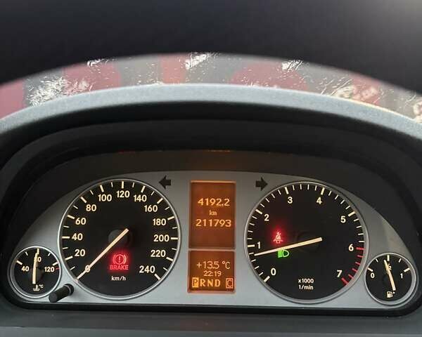 Серый Мерседес Б-класс, объемом двигателя 2 л и пробегом 211 тыс. км за 8500 $, фото 32 на Automoto.ua