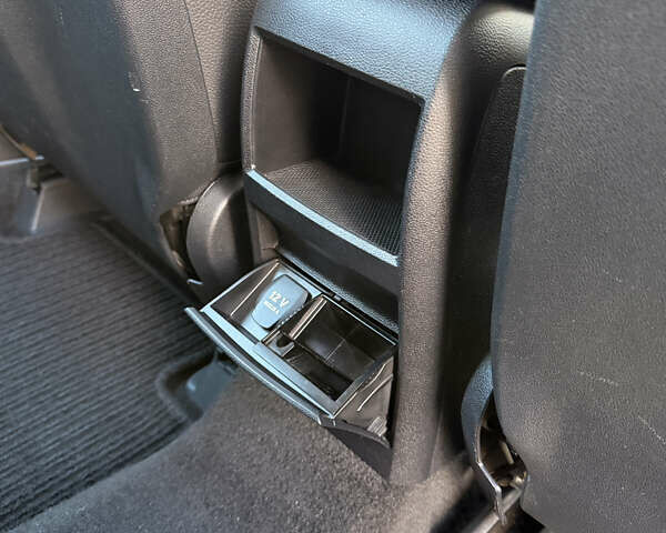 Серый Мерседес Б-класс, объемом двигателя 1.99 л и пробегом 288 тыс. км за 7000 $, фото 84 на Automoto.ua