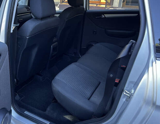 Серый Мерседес Б-класс, объемом двигателя 1.7 л и пробегом 217 тыс. км за 6900 $, фото 10 на Automoto.ua