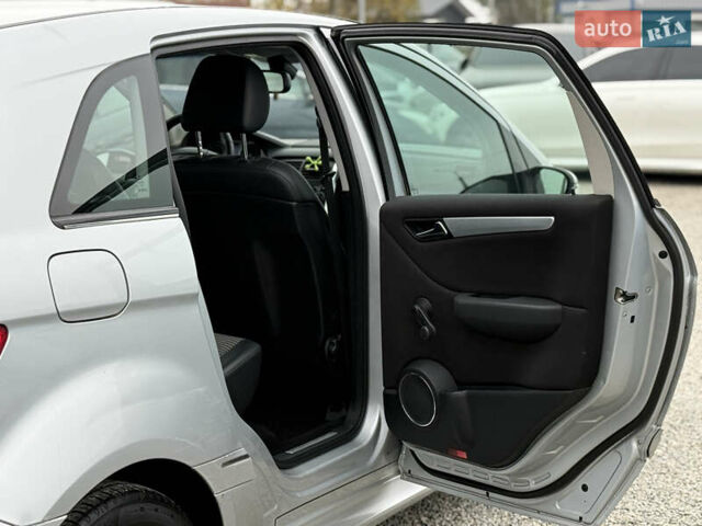 Сірий Мерседес Б-клас, об'ємом двигуна 2 л та пробігом 253 тис. км за 6900 $, фото 17 на Automoto.ua