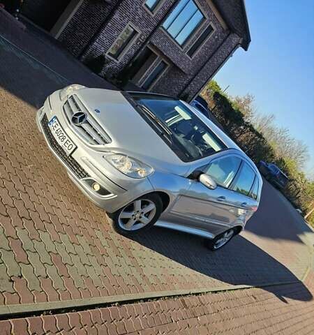 Сірий Мерседес Б-клас, об'ємом двигуна 2 л та пробігом 230 тис. км за 6200 $, фото 4 на Automoto.ua