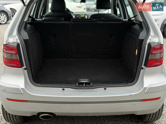 Сірий Мерседес Б-клас, об'ємом двигуна 2 л та пробігом 253 тис. км за 6900 $, фото 24 на Automoto.ua