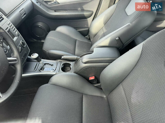 Сірий Мерседес Б-клас, об'ємом двигуна 1.7 л та пробігом 245 тис. км за 6900 $, фото 1 на Automoto.ua