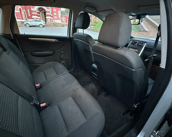 Серый Мерседес Б-класс, объемом двигателя 1.7 л и пробегом 237 тыс. км за 6999 $, фото 21 на Automoto.ua