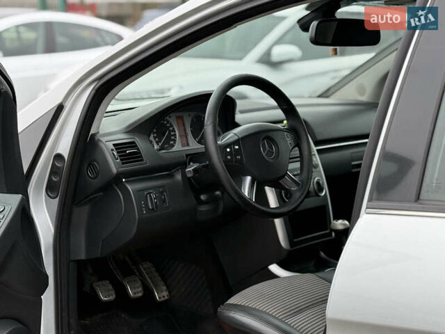 Сірий Мерседес Б-клас, об'ємом двигуна 2 л та пробігом 253 тис. км за 6900 $, фото 25 на Automoto.ua