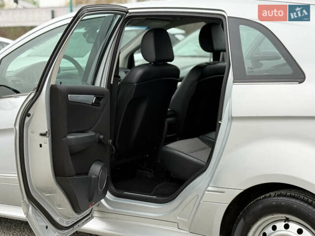 Сірий Мерседес Б-клас, об'ємом двигуна 2 л та пробігом 253 тис. км за 6900 $, фото 27 на Automoto.ua