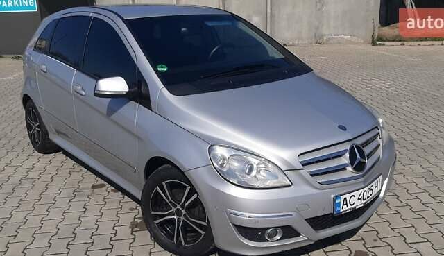 Сірий Мерседес Б-клас, об'ємом двигуна 1.99 л та пробігом 208 тис. км за 7600 $, фото 2 на Automoto.ua