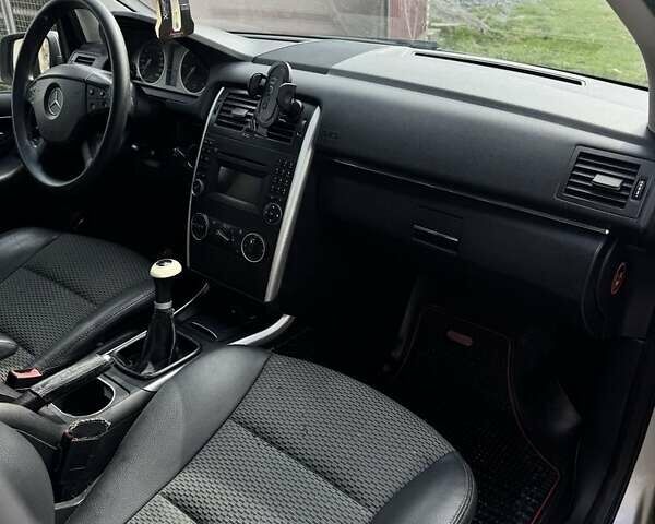 Сірий Мерседес Б-клас, об'ємом двигуна 2 л та пробігом 227 тис. км за 6000 $, фото 7 на Automoto.ua