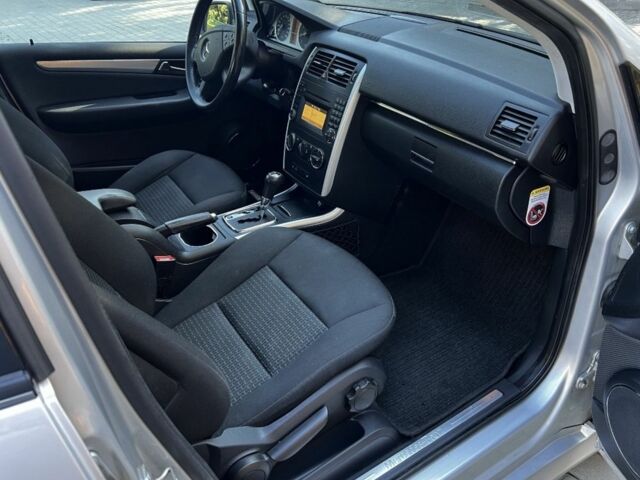 Серый Мерседес Б-класс, объемом двигателя 1.7 л и пробегом 217 тыс. км за 7900 $, фото 9 на Automoto.ua