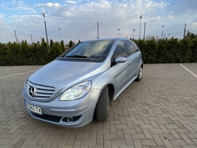 Серый Мерседес Б-класс, объемом двигателя 2 л и пробегом 213 тыс. км за 7250 $, фото 1 на Automoto.ua