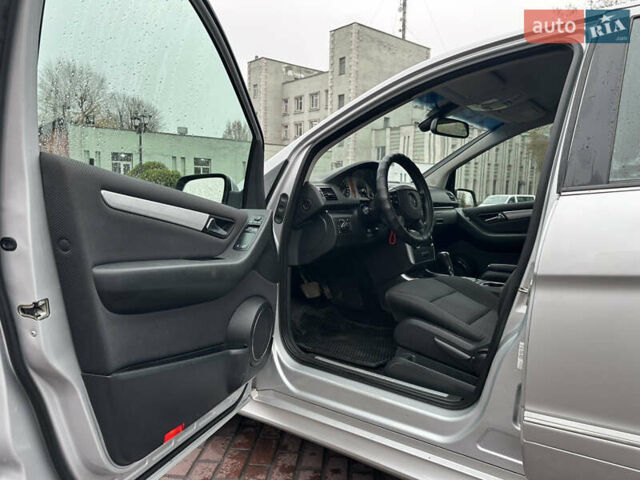 Серый Мерседес Б-класс, объемом двигателя 1.7 л и пробегом 237 тыс. км за 6600 $, фото 14 на Automoto.ua