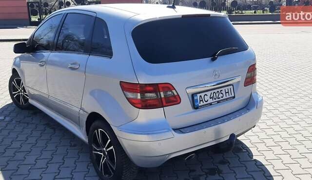 Сірий Мерседес Б-клас, об'ємом двигуна 1.99 л та пробігом 208 тис. км за 7600 $, фото 5 на Automoto.ua