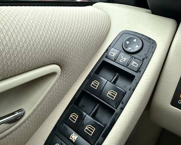 Серый Мерседес Б-класс, объемом двигателя 2 л и пробегом 211 тыс. км за 8500 $, фото 26 на Automoto.ua