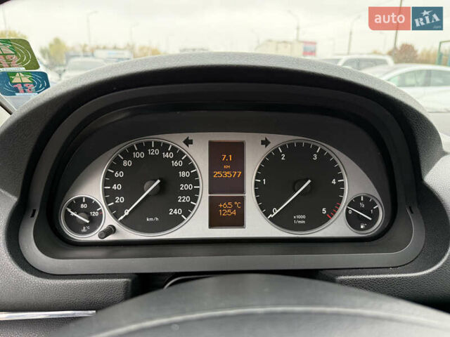 Сірий Мерседес Б-клас, об'ємом двигуна 2 л та пробігом 253 тис. км за 6900 $, фото 28 на Automoto.ua