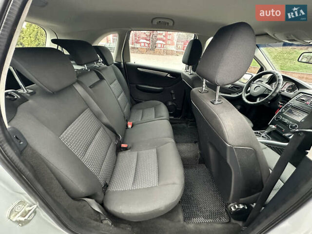 Серый Мерседес Б-класс, объемом двигателя 1.7 л и пробегом 237 тыс. км за 6600 $, фото 19 на Automoto.ua