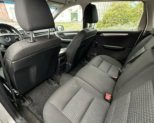 Серый Мерседес Б-класс, объемом двигателя 1.7 л и пробегом 237 тыс. км за 6600 $, фото 15 на Automoto.ua