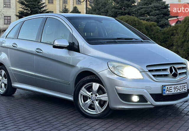 Серый Мерседес Б-класс, объемом двигателя 1.7 л и пробегом 237 тыс. км за 6999 $, фото 8 на Automoto.ua