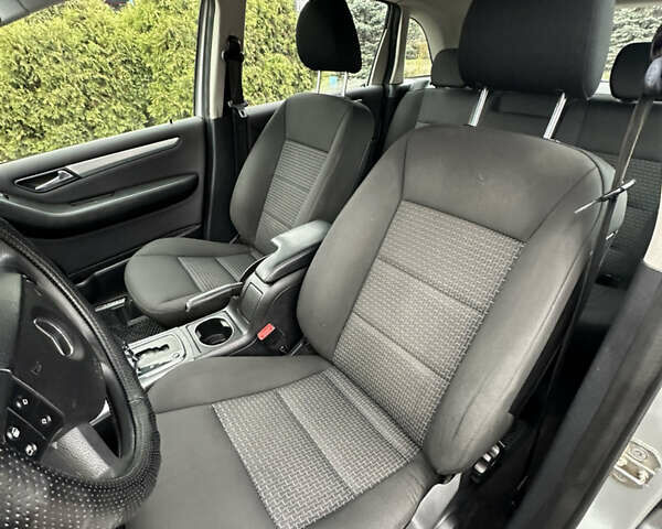 Серый Мерседес Б-класс, объемом двигателя 1.7 л и пробегом 237 тыс. км за 6600 $, фото 24 на Automoto.ua