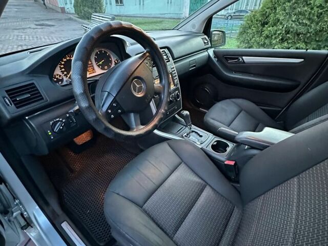 Серый Мерседес Б-класс, объемом двигателя 1.7 л и пробегом 237 тыс. км за 6700 $, фото 8 на Automoto.ua