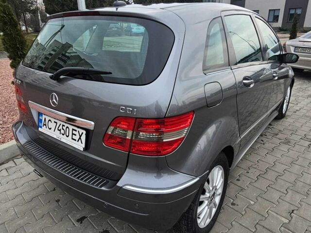 Сірий Мерседес Б-клас, об'ємом двигуна 2 л та пробігом 259 тис. км за 6650 $, фото 1 на Automoto.ua