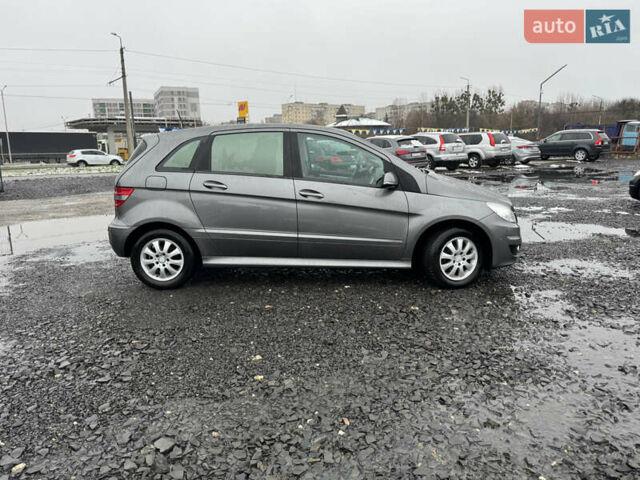 Серый Мерседес Б-класс, объемом двигателя 1.7 л и пробегом 219 тыс. км за 8250 $, фото 3 на Automoto.ua