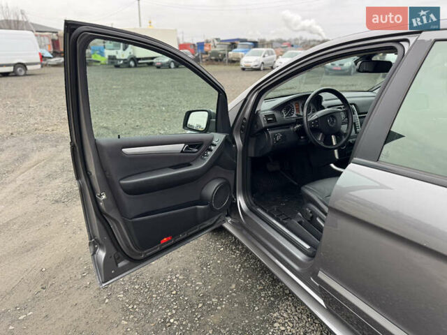 Серый Мерседес Б-класс, объемом двигателя 1.7 л и пробегом 219 тыс. км за 7900 $, фото 12 на Automoto.ua