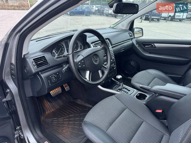 Сірий Мерседес Б-клас, об'ємом двигуна 1.7 л та пробігом 205 тис. км за 9100 $, фото 25 на Automoto.ua