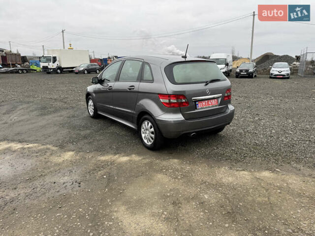 Серый Мерседес Б-класс, объемом двигателя 1.7 л и пробегом 219 тыс. км за 7900 $, фото 2 на Automoto.ua