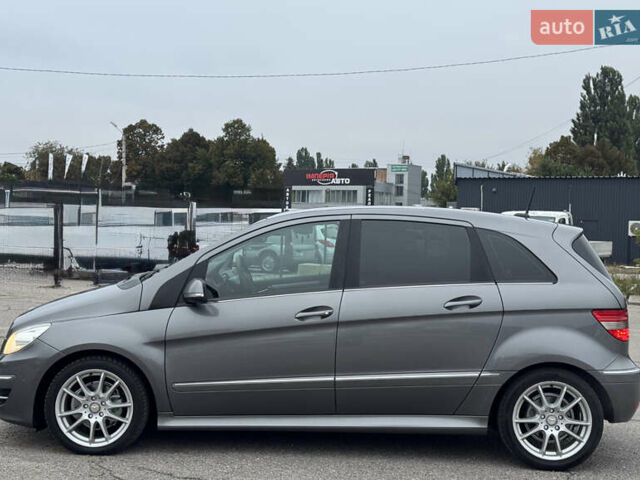 Сірий Мерседес Б-клас, об'ємом двигуна 1.7 л та пробігом 205 тис. км за 9100 $, фото 9 на Automoto.ua