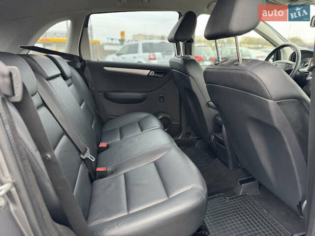 Серый Мерседес Б-класс, объемом двигателя 1.7 л и пробегом 219 тыс. км за 7900 $, фото 20 на Automoto.ua