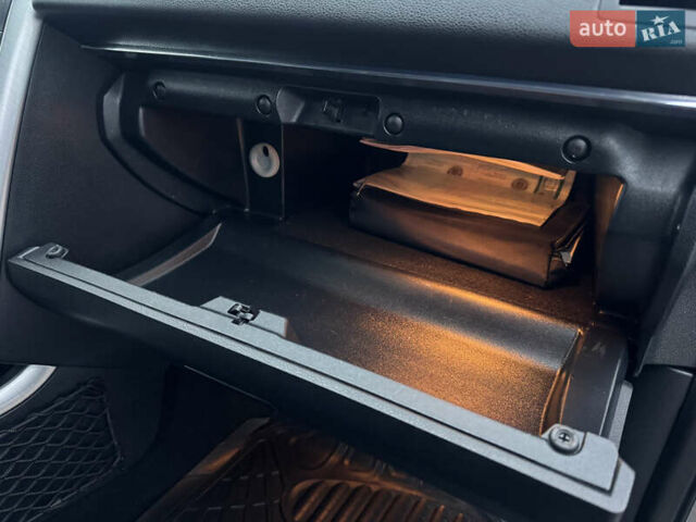 Сірий Мерседес Б-клас, об'ємом двигуна 1.7 л та пробігом 205 тис. км за 9100 $, фото 62 на Automoto.ua