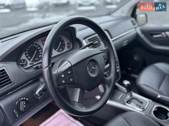 Серый Мерседес Б-класс, объемом двигателя 1.7 л и пробегом 219 тыс. км за 8250 $, фото 19 на Automoto.ua