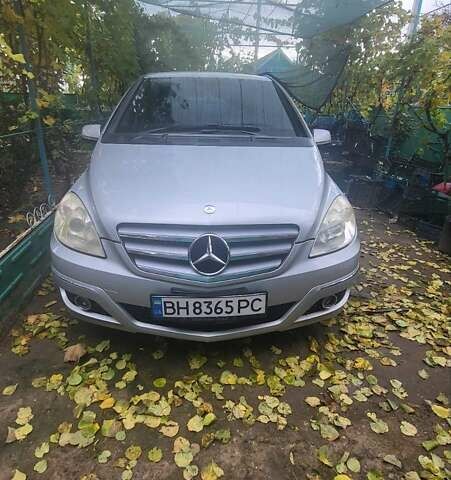 Серый Мерседес Б-класс, объемом двигателя 1.7 л и пробегом 164 тыс. км за 8600 $, фото 4 на Automoto.ua