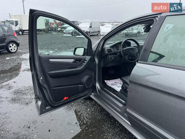 Серый Мерседес Б-класс, объемом двигателя 1.7 л и пробегом 219 тыс. км за 8250 $, фото 14 на Automoto.ua