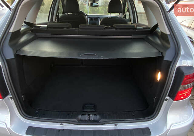 Серый Мерседес Б-класс, объемом двигателя 1.5 л и пробегом 133 тыс. км за 7000 $, фото 10 на Automoto.ua