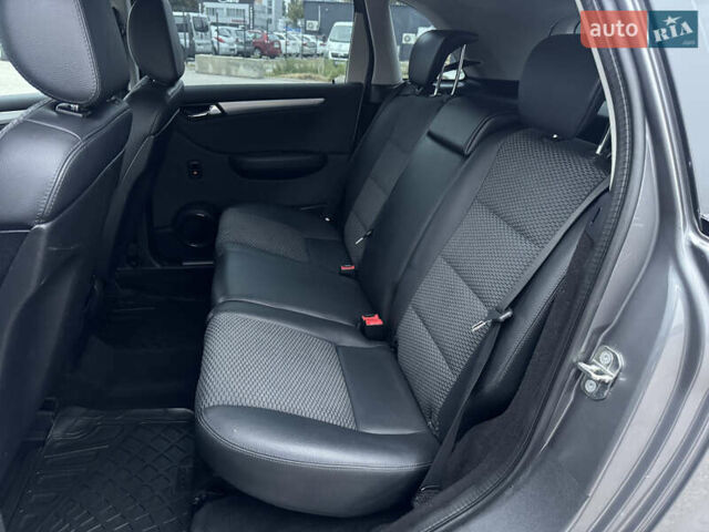 Сірий Мерседес Б-клас, об'ємом двигуна 1.7 л та пробігом 205 тис. км за 9100 $, фото 44 на Automoto.ua