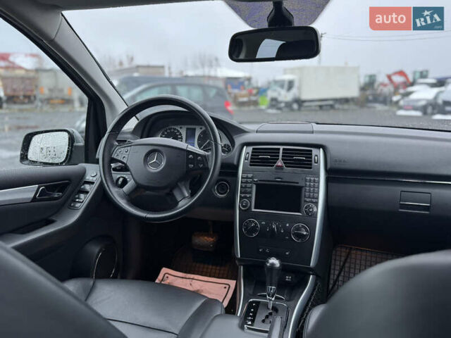 Серый Мерседес Б-класс, объемом двигателя 1.7 л и пробегом 219 тыс. км за 8250 $, фото 24 на Automoto.ua
